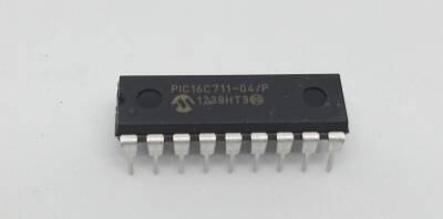 PIC16C711-04/P DIP-18 4MHz Mikroişlemci - 1